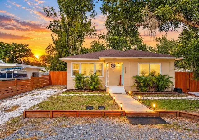 Photo 1 of Single family home for sale at 1214 Aloha Ln, Clearwater, FL 33755 | MLS# TB8562356 | Listing updated on 2026-10-29