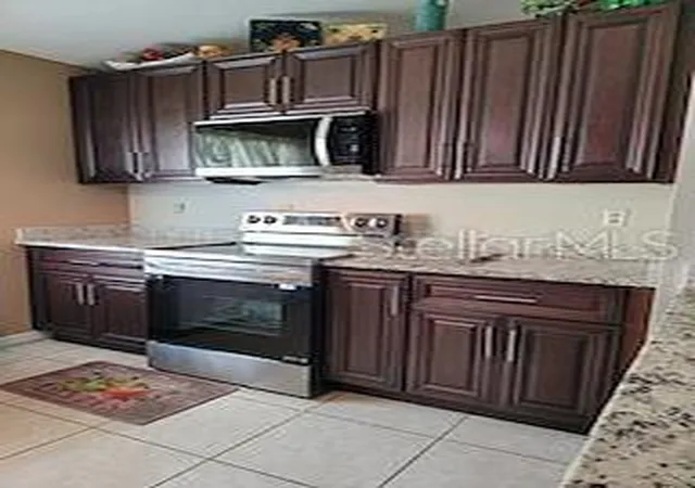 Photo 3 of Single family home for sale at 910 San Carlos Way, Kissimmee, FL 34758 | MLS# O6453398 | Listing updated on 2026-10-29