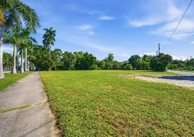 Photo 1 of Land for sale at 4801 Mcgregor Blvd, Fort Myers, FL 33901 | MLS# TB8562370 | Listing updated on 2026-10-29