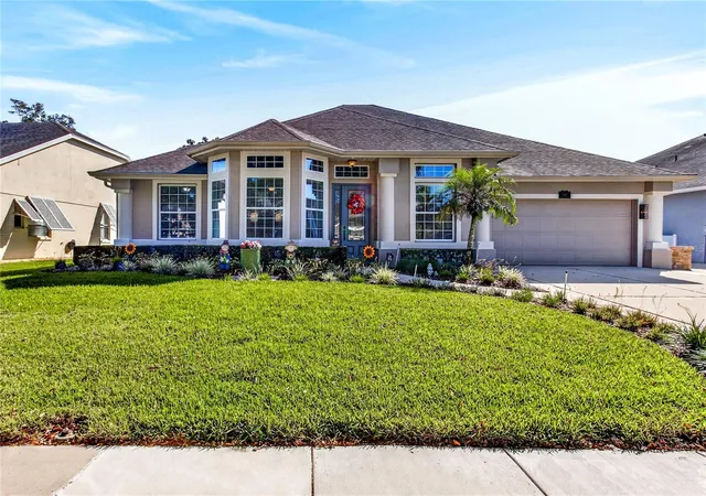 Single family home for sale at 813 Kingsbridge Dr, OVIEDO, FL 32765 | MLS# O6453410