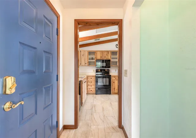 Photo 2 of Single family home for sale at 827 Pine Tree Ct, Port Orange, FL 32127 | MLS# V4952037 | Listing updated on 2026-10-29