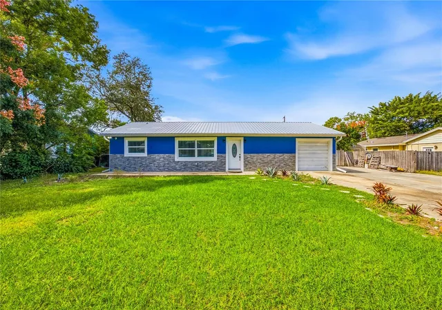 Single family home for sale at 712 Virginia Ln, APOPKA, FL 32703 | MLS# S5160366