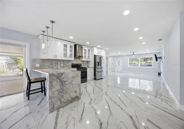 Photo 1 of Single family home for sale at 712 Virginia Ln, Apopka, FL 32703 | MLS# S5160366 | Listing updated on 2026-10-29