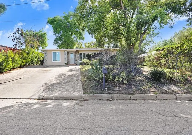 Photo 1 of Single family home for sale at 6703 N River Blvd, Tampa, FL 33604 | MLS# TB8562386 | Listing updated on 2026-10-30