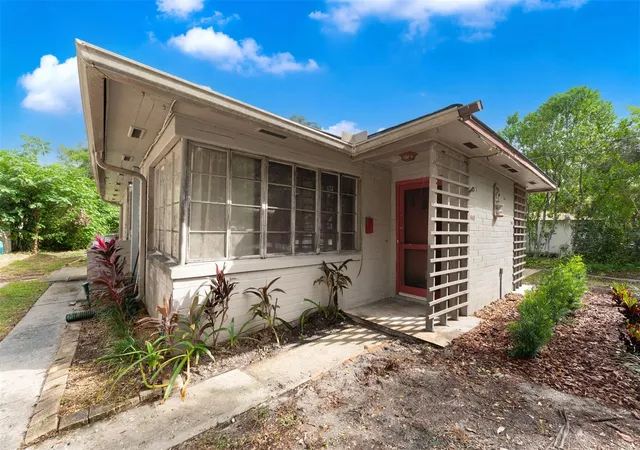 Photo 2 of House for sale at 441 N Fern Crk Ave, Orlando, FL 32803 | MLS# O6453422 | Listing updated on 2026-10-29