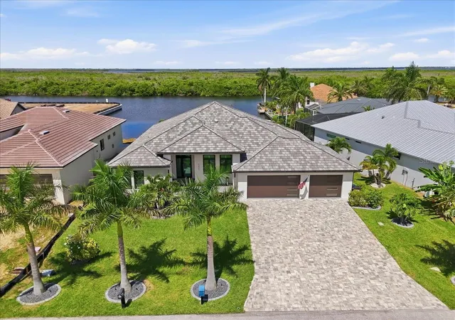 Photo 3 of Single family home for sale at 2622 SW 29th Place, Cape Coral, FL 33914 | MLS# C7532639 | Listing updated on 2026-10-29