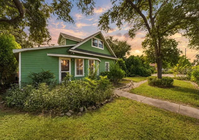 Photo 1 of Single family home for sale at 10350 54th Avenue N, Saint Petersburg, FL 33708 | MLS# TB8562395 | Listing updated on 2026-10-30