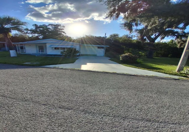 Photo 1 of Manufactured home for sale at 6123 Ridgewood Dr, Zephyrhills, FL 33542 | MLS# A4711174 | Listing updated on 2026-10-29