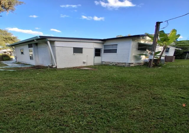 Photo 3 of Manufactured home for sale at 6123 Ridgewood Dr, Zephyrhills, FL 33542 | MLS# A4711174 | Listing updated on 2026-10-29