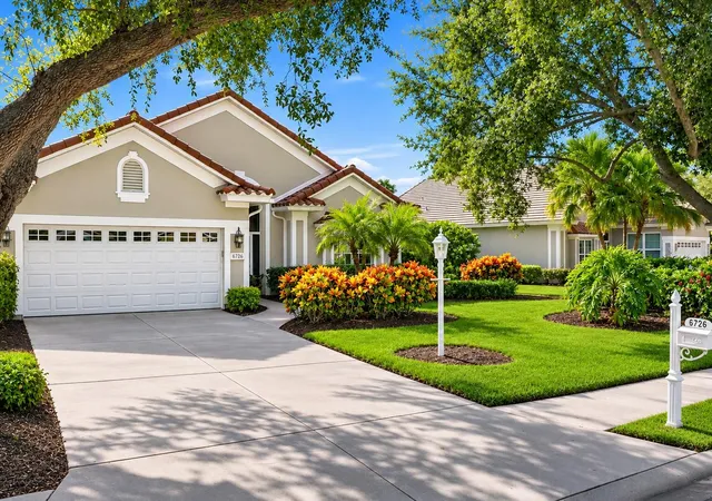 Single family home for sale at 6726 Virginia Xing, UNIVERSITY PARK, FL 34201 | MLS# A4711178