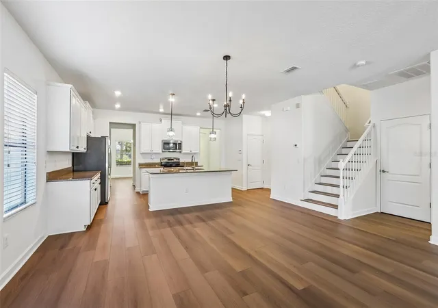 Photo 4 of Single family home for sale at 19430 Paddock View Dr, Tampa, FL 33647 | MLS# TB8562419 | Listing updated on 2026-10-29
