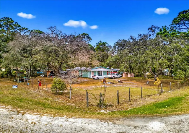 Photo 4 of Manufactured home for sale at 4291 E Fort Apache Pl, Dunnellon, FL 34434 | MLS# G5119572 | Listing updated on 2026-10-29