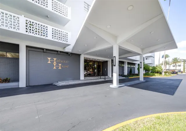 Photo 1 of Condo for sale at 2401 Bayshore Blvd #310, Tampa, FL 33629 | MLS# TB8562435 | Listing updated on 2026-10-29