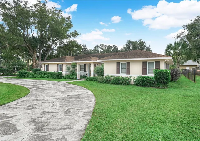 Photo 2 of Single family home for sale at 165 W Pearl St, Bartow, FL 33830 | MLS# L4966122 | Listing updated on 2026-10-29