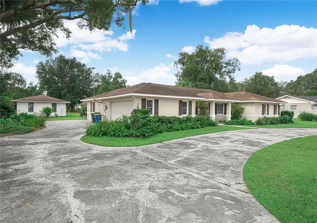 Photo 3 of Single family home for sale at 165 W Pearl St, Bartow, FL 33830 | MLS# L4966122 | Listing updated on 2026-10-29
