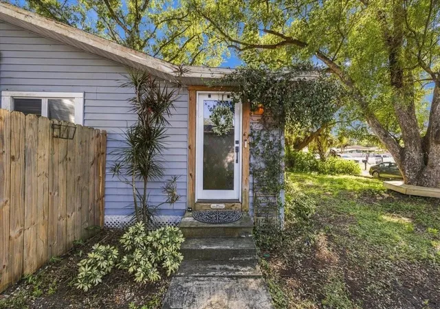Photo 2 of Single family home for sale at 7017 N Willow Ave, Tampa, FL 33604 | MLS# TB8562449 | Listing updated on 2026-10-29