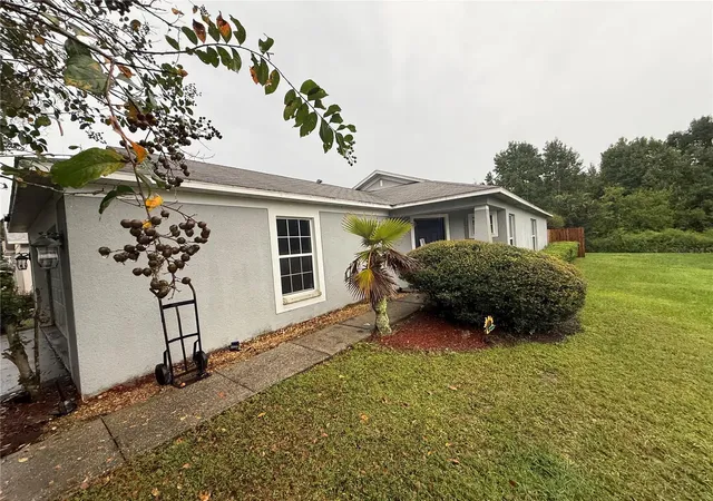 Photo 3 of Single family home for sale at 1534 Marsh Wood Dr, Seffner, FL 33584 | MLS# TB8562457 | Listing updated on 2026-10-29