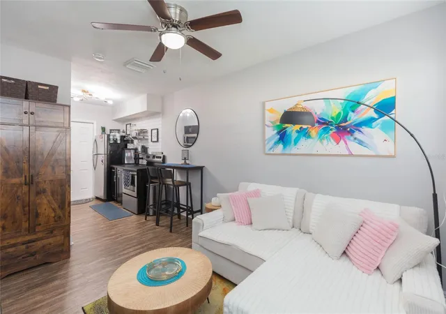 Photo 3 of House for sale at 2524 W Carmen St #2526, Tampa, FL 33609 | MLS# TB8562463 | Listing updated on 2026-10-31