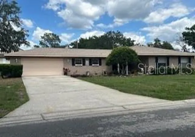 Photo 1 of Single family home for sale at 2828 Bellwood Dr, Brandon, FL 33511 | MLS# TB8562468 | Listing updated on 2026-10-30