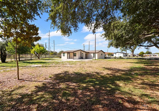 Photo 1 of Single family home for sale at 600 N Eastside Dr, Lakeland, FL 33801 | MLS# TB8562475 | Listing updated on 2026-10-29