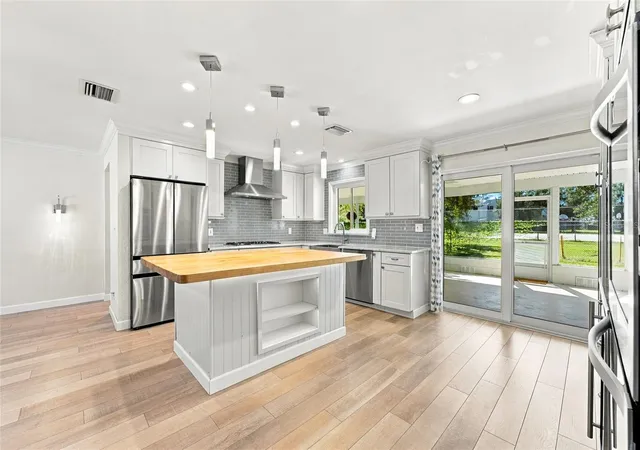 Photo 4 of Single family home for sale at 1864 74th Avenue N, Saint Petersburg, FL 33702 | MLS# TB8562481 | Listing updated on 2026-10-30