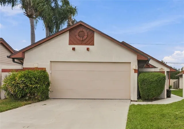 Photo 1 of Single family home for sale at 7133 Silvermill Dr, Tampa, FL 33635 | MLS# TB8562483 | Listing updated on 2026-10-30