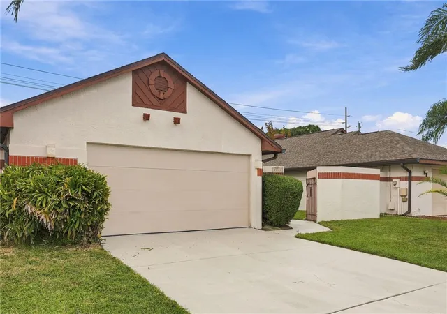 Photo 2 of Single family home for sale at 7133 Silvermill Dr, Tampa, FL 33635 | MLS# TB8562483 | Listing updated on 2026-10-30
