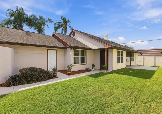 Photo 3 of Single family home for sale at 7133 Silvermill Dr, Tampa, FL 33635 | MLS# TB8562483 | Listing updated on 2026-10-30