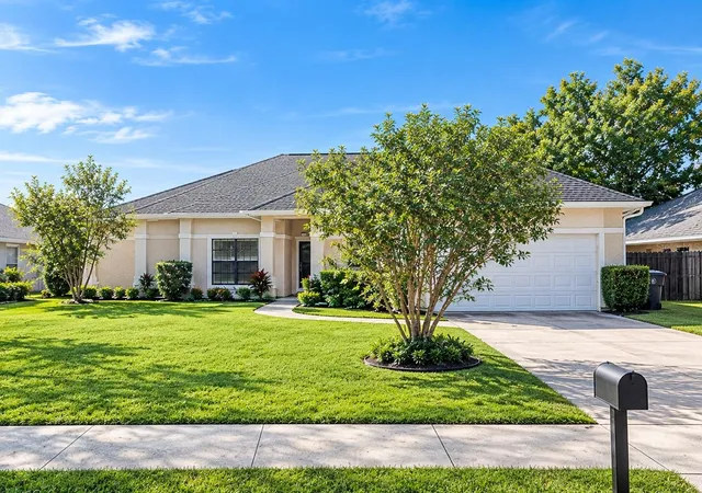 Single family home for sale at 1009 Corkwood Dr, OVIEDO, FL 32765 | MLS# O6453489
