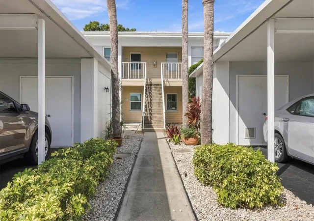 Photo 1 of Condo for sale at 427 Cerromar Ln #355, Venice, FL 34293 | MLS# D6149413 | Listing updated on 2026-10-29