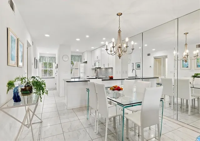Photo 4 of Condo for sale at 427 Cerromar Ln #355, Venice, FL 34293 | MLS# D6149413 | Listing updated on 2026-10-29