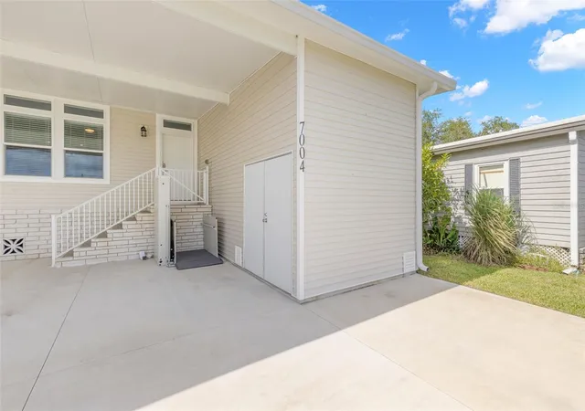 Photo 3 of Manufactured home for sale at 7004 Americana Dr NE #136, Saint Petersburg, FL 33702 | MLS# TB8562505 | Listing updated on 2026-10-29