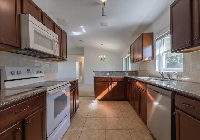 Photo 4 of Single family home for sale at 21 Whetstone Ln, Palm Coast, FL 32164 | MLS# FC322425 | Listing updated on 2026-10-28