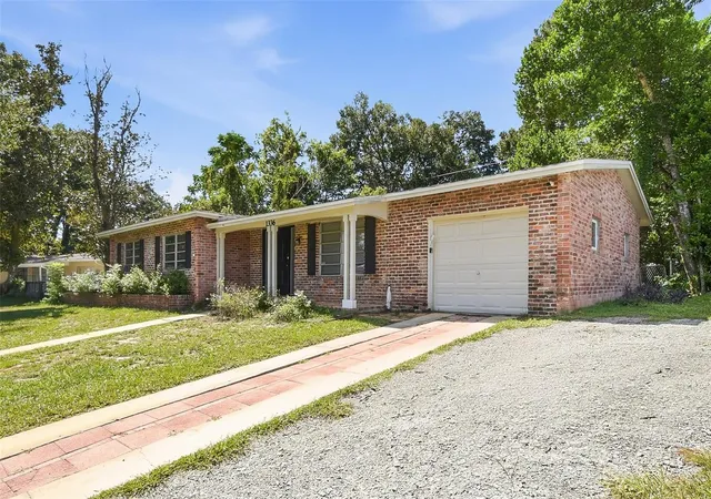 Photo 3 of Single family home for sale at 1336 W Hartley Cir, Deltona, FL 32725 | MLS# O6453505 | Listing updated on 2026-10-29