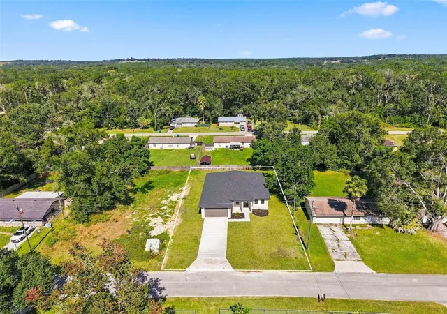Photo 2 of Single family home for sale at 27279 Dale Ave, Brooksville, FL 34602 | MLS# TB8562514 | Listing updated on 2026-10-29