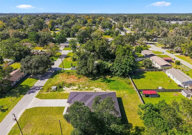 Photo 3 of Single family home for sale at 27279 Dale Ave, Brooksville, FL 34602 | MLS# TB8562514 | Listing updated on 2026-10-29
