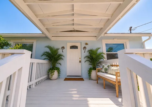 Photo 4 of Single family home for sale at 1065 28th Avenue S, Saint Petersburg, FL 33705 | MLS# TB8562528 | Listing updated on 2026-10-30