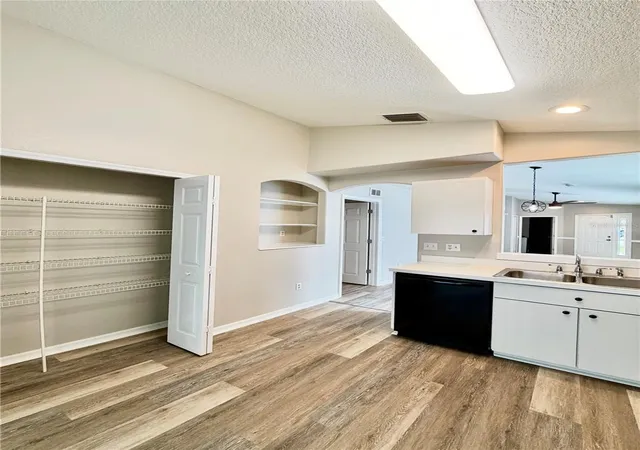 Photo 4 of Single family home for sale at 28510 Seashell Ct, Wesley Chapel, FL 33545 | MLS# TB8562531 | Listing updated on 2026-10-30