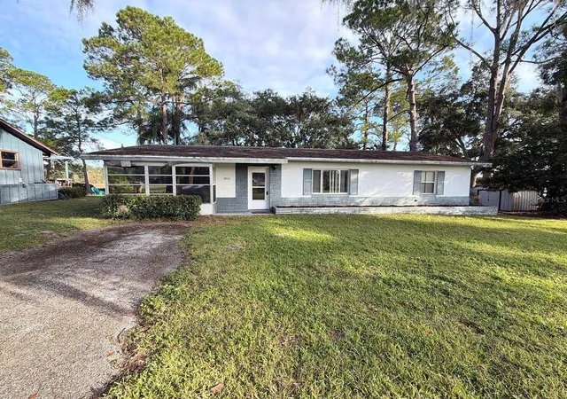 Photo 1 of Single family home for sale at 37443 Beach Dr, Umatilla, FL 32784 | MLS# O6453518 | Listing updated on 2026-10-29