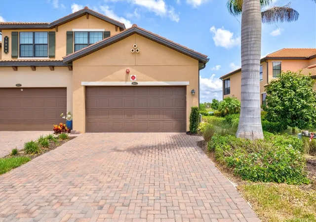 Photo 2 of Condo for sale at 10808 Tarflower Dr #102, Venice, FL 34293 | MLS# N6146381 | Listing updated on 2026-10-29