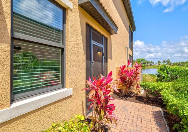 Photo 4 of Condo for sale at 10808 Tarflower Dr #102, Venice, FL 34293 | MLS# N6146381 | Listing updated on 2026-10-29