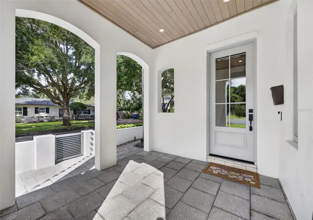 Photo 3 of Single family home for sale at 1900 Sunset Dr, Winter Park, FL 32789 | MLS# O6453531 | Listing updated on 2026-10-29