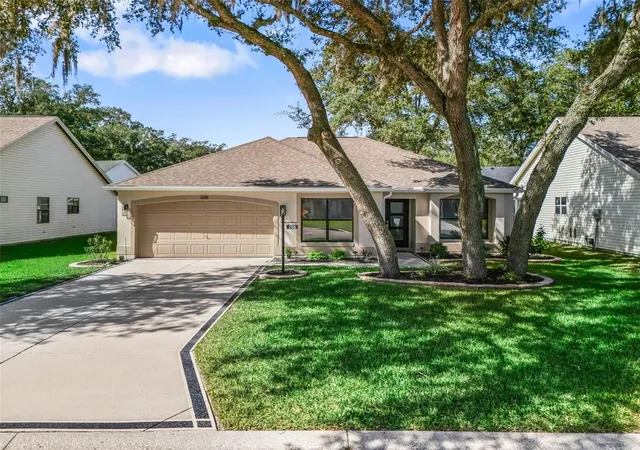 Single family home for sale at 206 Desota Ct, Lady Lake, FL 32159 | MLS# G5119589