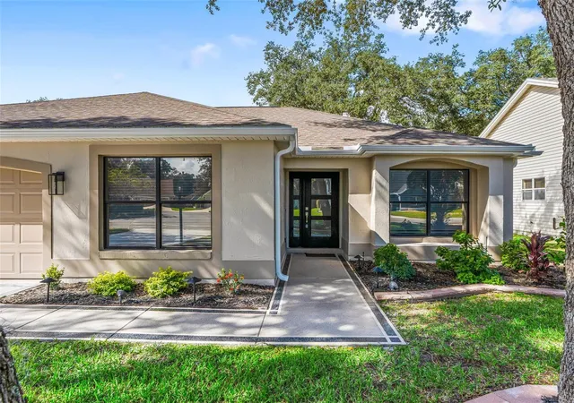 Photo 1 of Single family home for sale at 206 Desota Ct, Lady Lake, FL 32159 | MLS# G5119589 | Listing updated on 2026-10-30