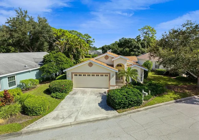 Single family home for sale at 7321 Eleanor Cir, SARASOTA, FL 34243 | MLS# A4711226