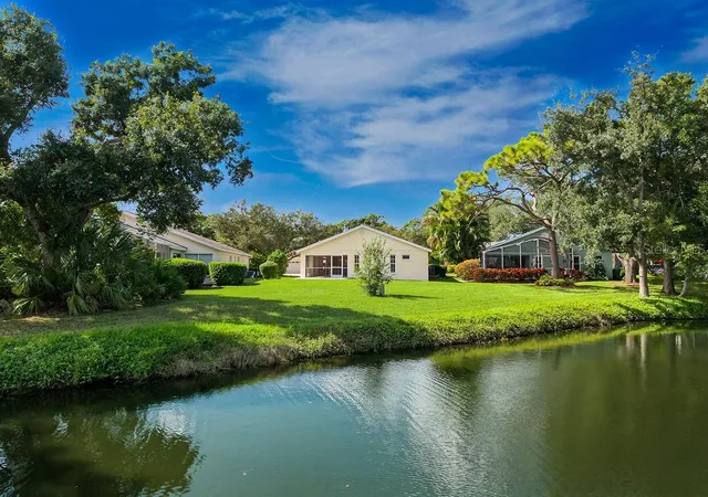 Photo 1 of Single family home for sale at 7321 Eleanor Cir, Sarasota, FL 34243 | MLS# A4711226 | Listing updated on 2026-10-31