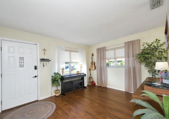 Photo 4 of Single family home for sale at 2010 VINE ST, Leesburg, FL 34748 | MLS# G5119592 | Listing updated on 2026-10-30