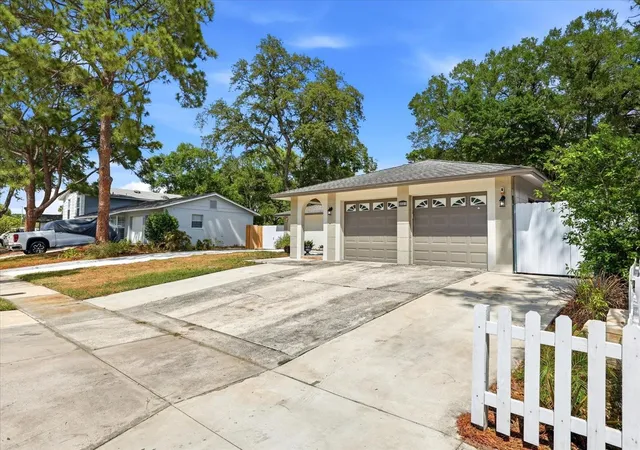 Photo 1 of Single family home for sale at 8331 W Pocahontas Ave, Tampa, FL 33615 | MLS# TB8562571 | Listing updated on 2026-10-29