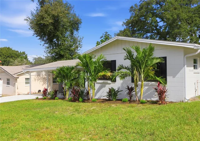 Photo 2 of Single family home for sale at 1727 N Powers Dr, Orlando, FL 32818 | MLS# O6453552 | Listing updated on 2026-10-29
