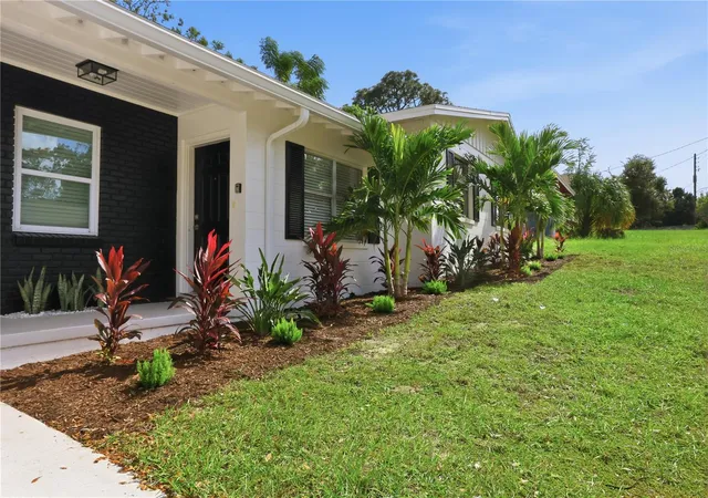 Photo 4 of Single family home for sale at 1727 N Powers Dr, Orlando, FL 32818 | MLS# O6453552 | Listing updated on 2026-10-29